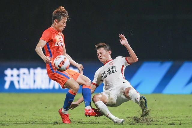 秀英小彩两女共侍小雷